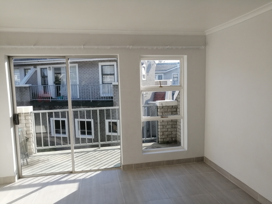 To Let 1 Bedroom Property for Rent in Oakglen Western Cape